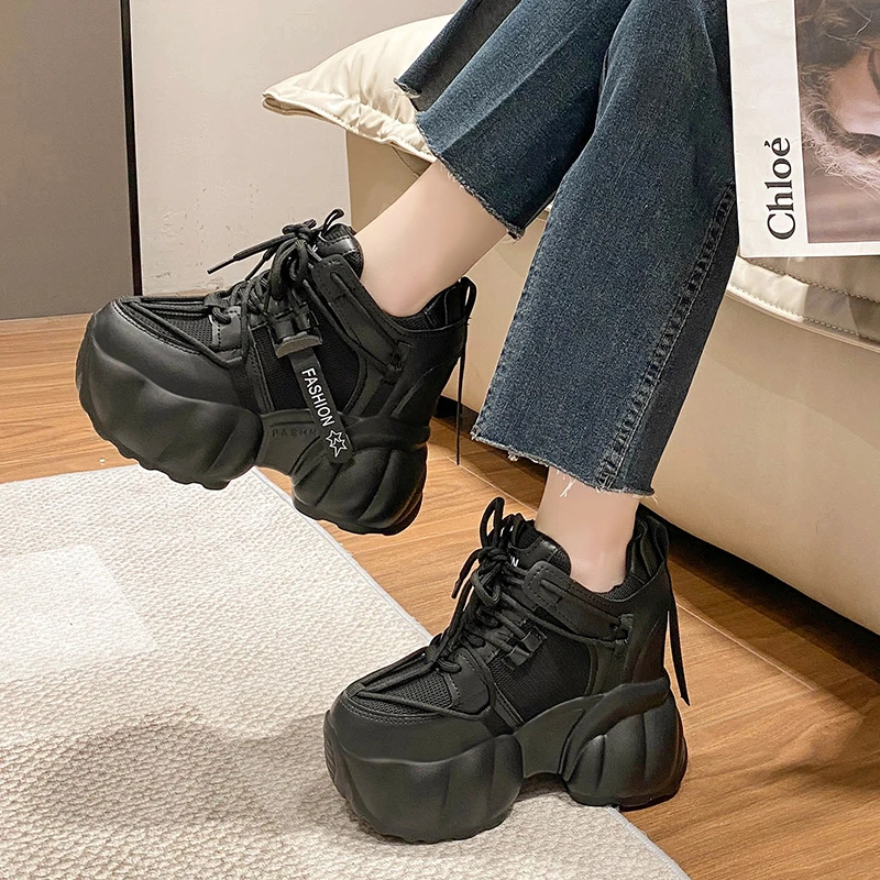 2023 wiosna kobiety sznurowane siatki Chunky Sneakers biały 11CM wysoka podeszwa Ulzzang skórzane buty oddychające Casual Sport buty dla taty