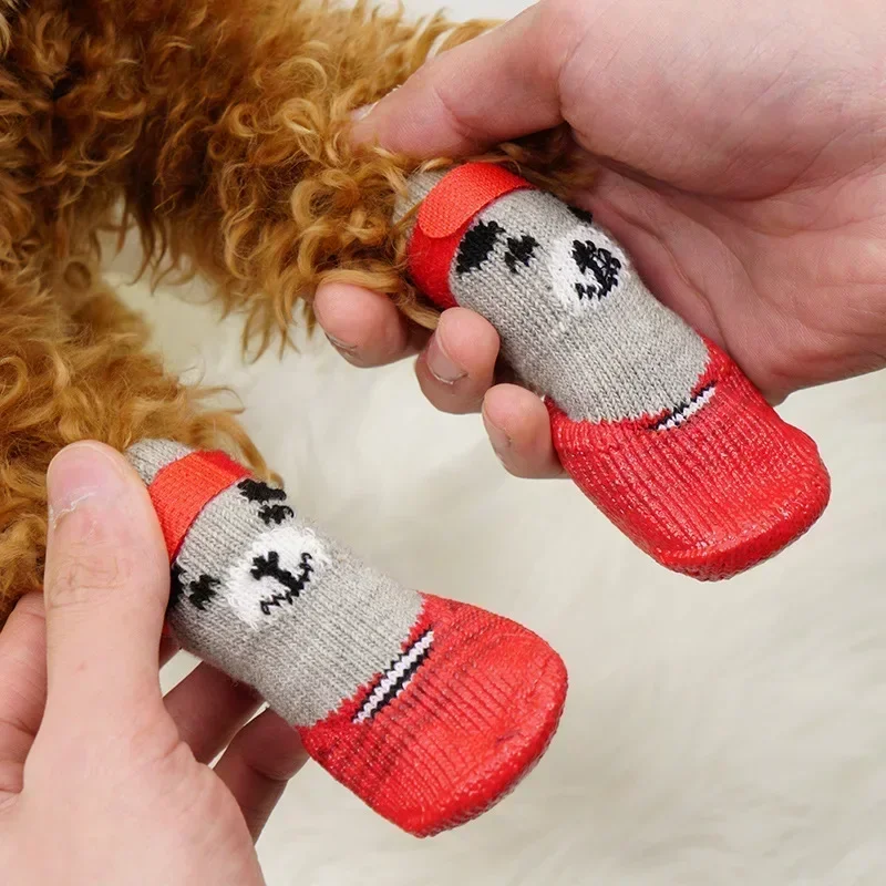 4 pçs/set meias para cães meias de malha quente para gatos cães à prova dwaterproof água sapatos de gato à prova de riscos pé cobre anti escaldadura pés pet meias de pelúcia