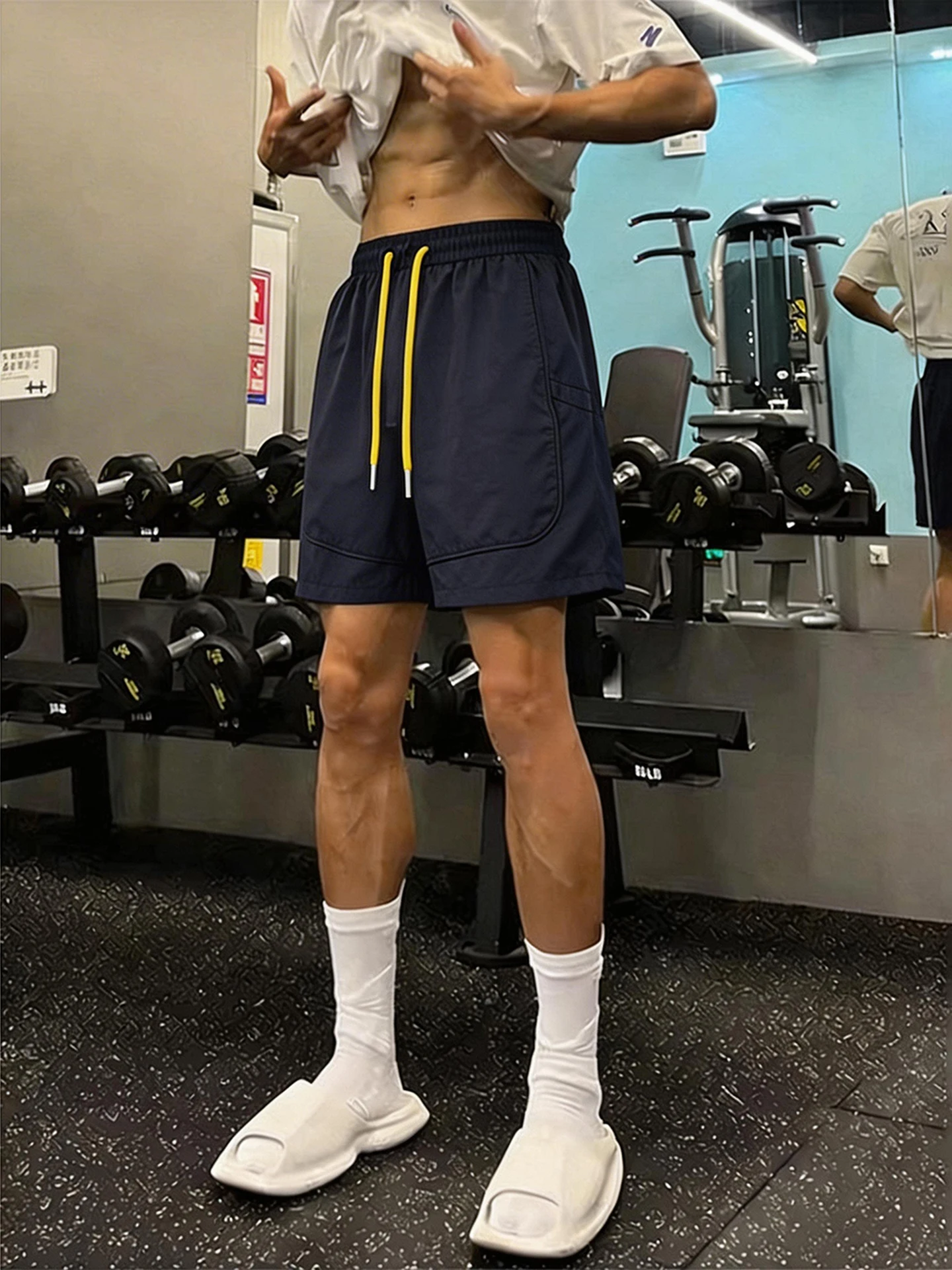 

Мужские летние шорты для бега и тренировок из быстросохнущего ледяного шелка с деконструированным дизайном и вставками, длина до колена