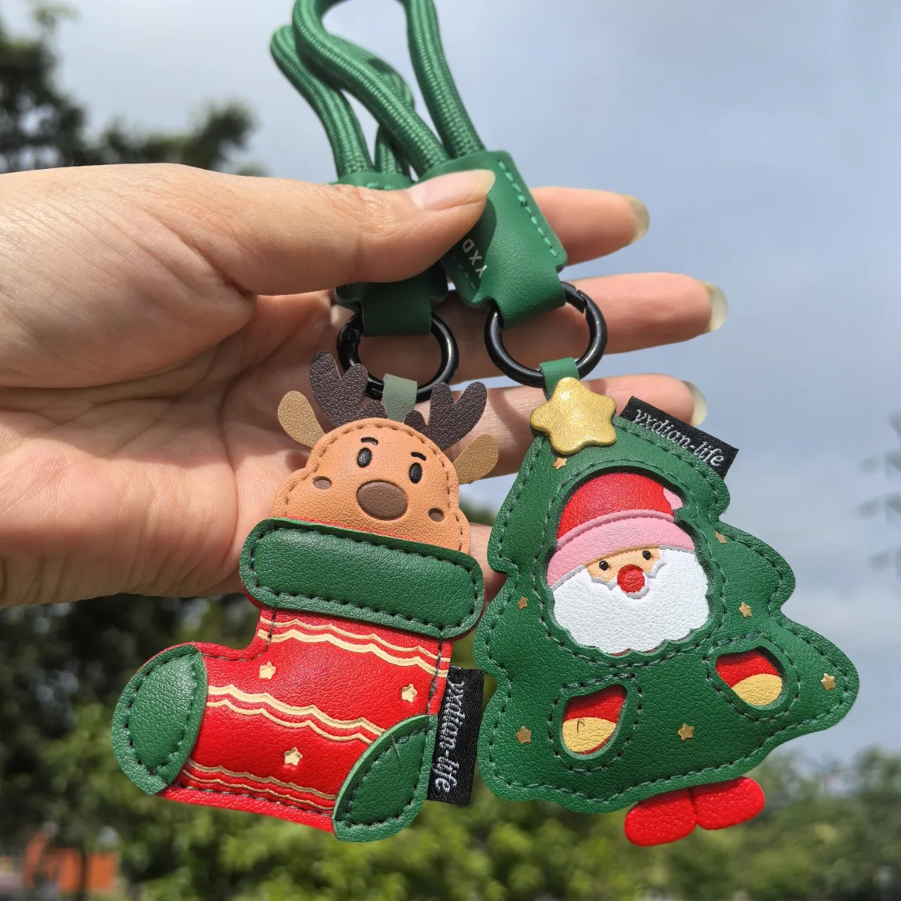 

Cute Santa Keychain Sock-Stuffed Detachable Lanyard Anti-Lost for Backpack Luggage Christmas Tree Room Decor Christmas Gifts