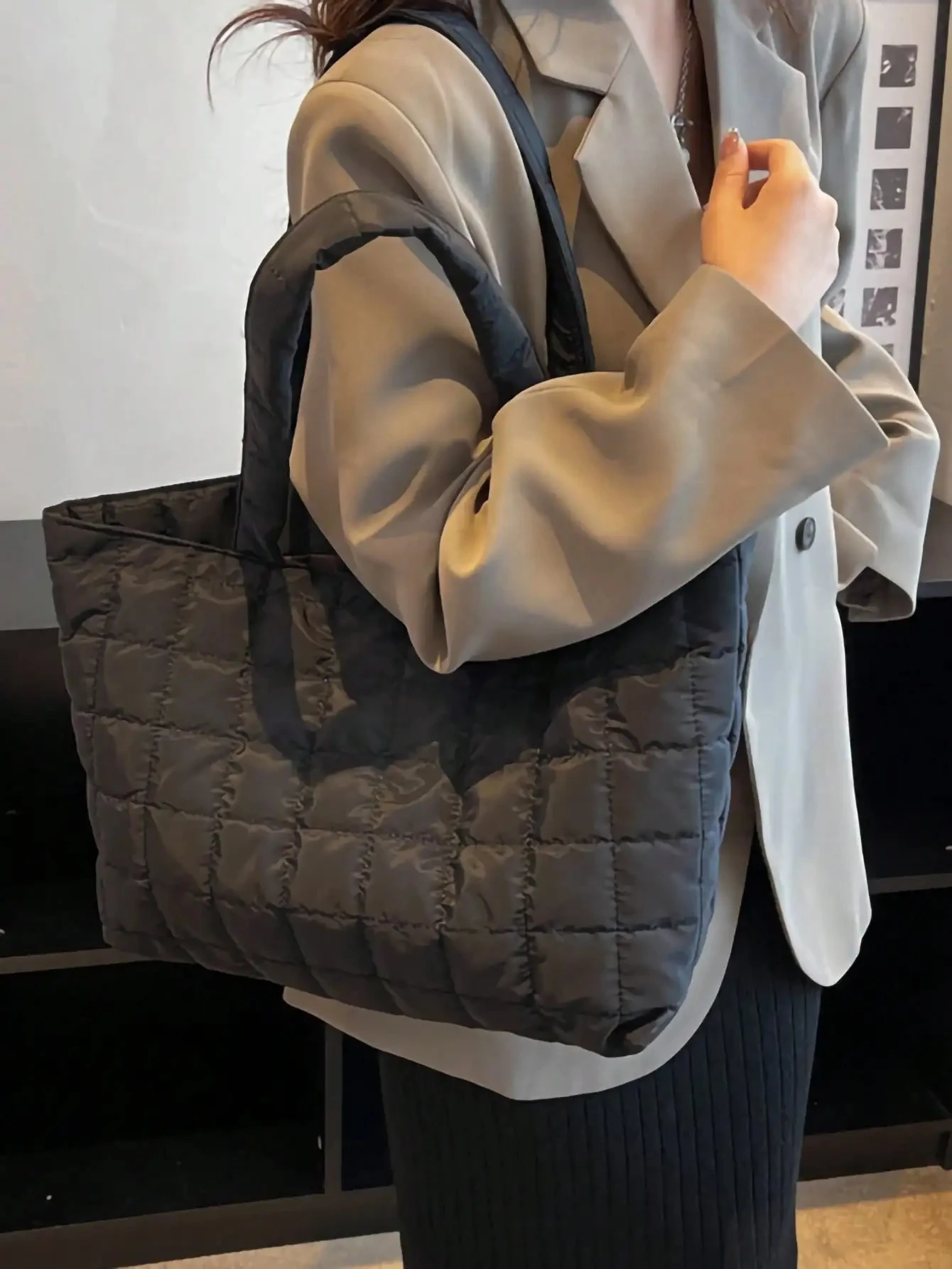 Gesteppte, gepolsterte Nylon-Tragetasche, große Kapazität, weiche Gitter-Schulterhandtasche, leichte Allzwecktasche für Arbeit, Einkäufe, tägliche Reisen – Detail 4
