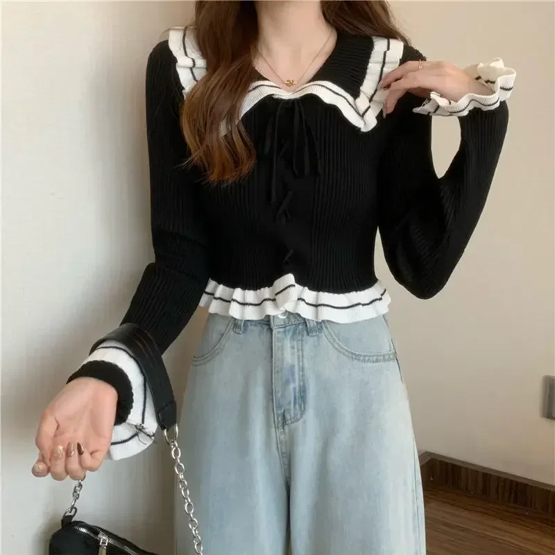 Women's Sweater White Pullovers Kawaii Short Cute Knit Tops for Woman Crop Cold Winter Korean Style Y2k Fashion Korea Vintage