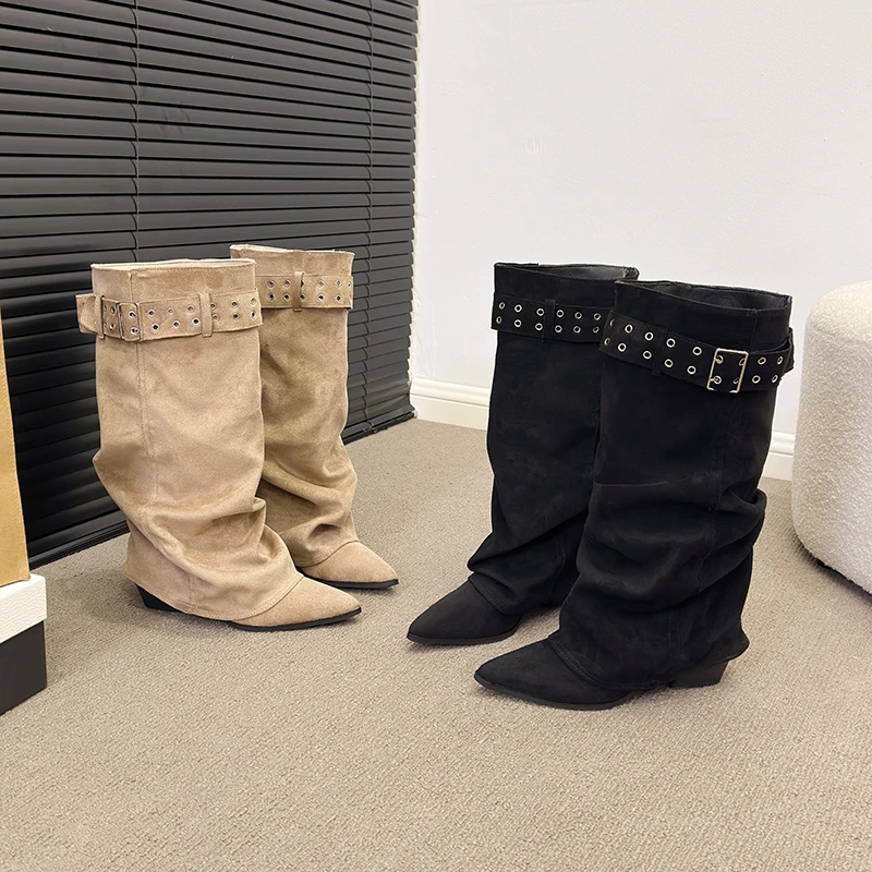Pointed Toe Flat - Western-Cowboystiefel mit klobigem Absatz, Nieten und