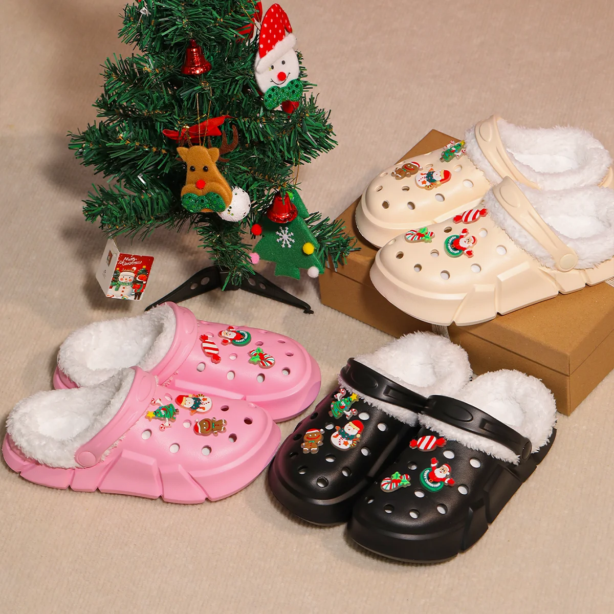 

Warm and comfortable cartoon Christmas children's slippers with plush lining and round toe design are perfect for autumn and win