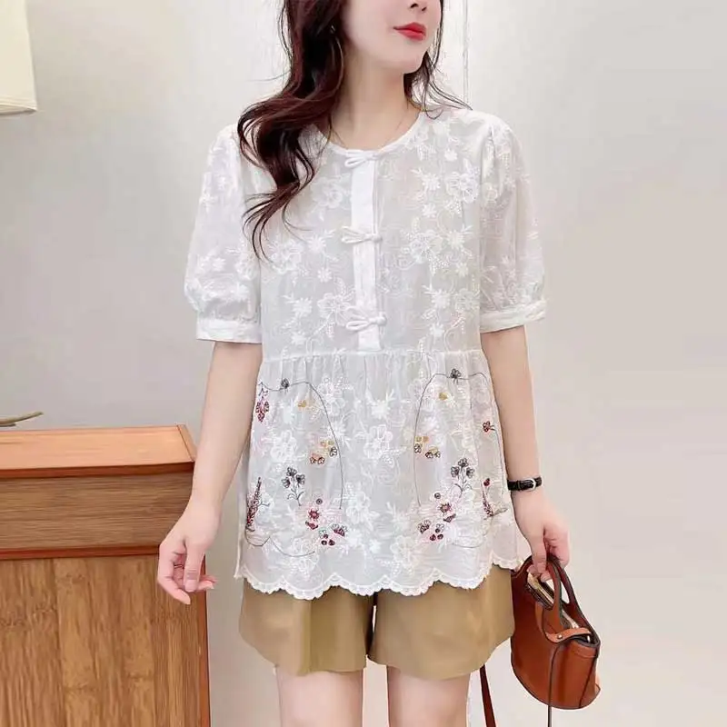 

Chinese Style Sweet Flower Embroidery Bow Button Cotton Shirts Women Summer New O-Neck Short Sleeve Casual Loose Blouse Tops