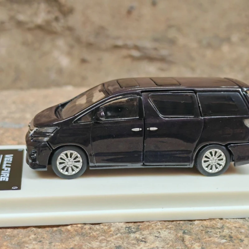 BBS 1:64 مقياس 2013 Vellfire 3.5Z GOLDEN EYES II نموذج سيارة مصنوع من خليط معدني هدية تذكارية للكبار عرض ثابت