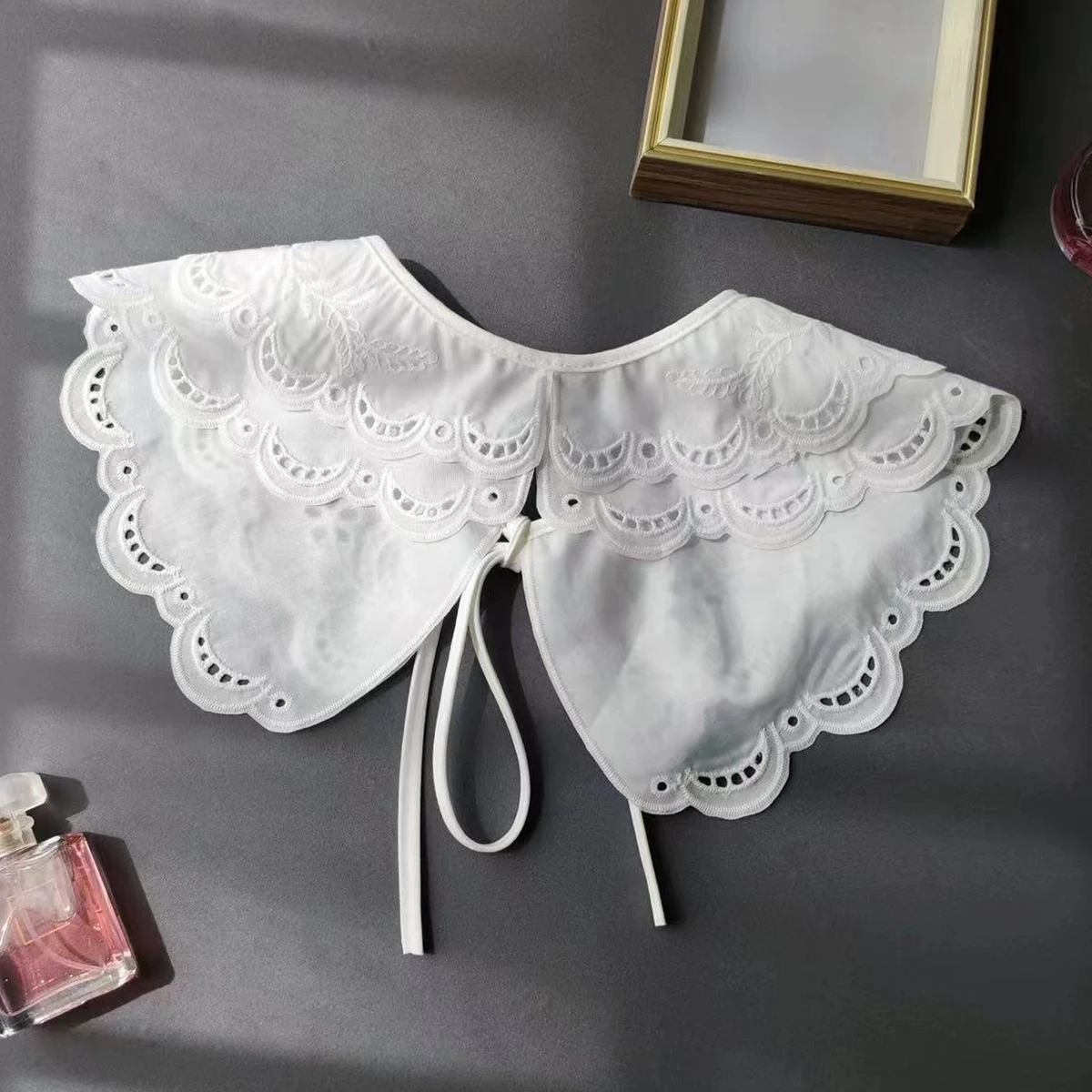 Women's White Embroidered Fake Collar, Double Layered Doll Neck, Fashionable Decorative Shawl with Shoulder Straps