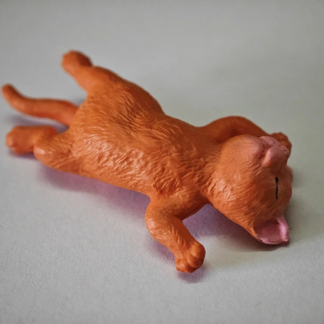 

1 Pcs Cute Simulation Kitten Orange Lying Lazily Cat Kawaii Ornament Lovely Toy