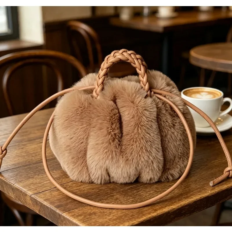 

High-End Imitation Mink Hand-held Pleated Cloud Bag Luxury Underarm Shoulder Messenger Bag for Stylish Storage