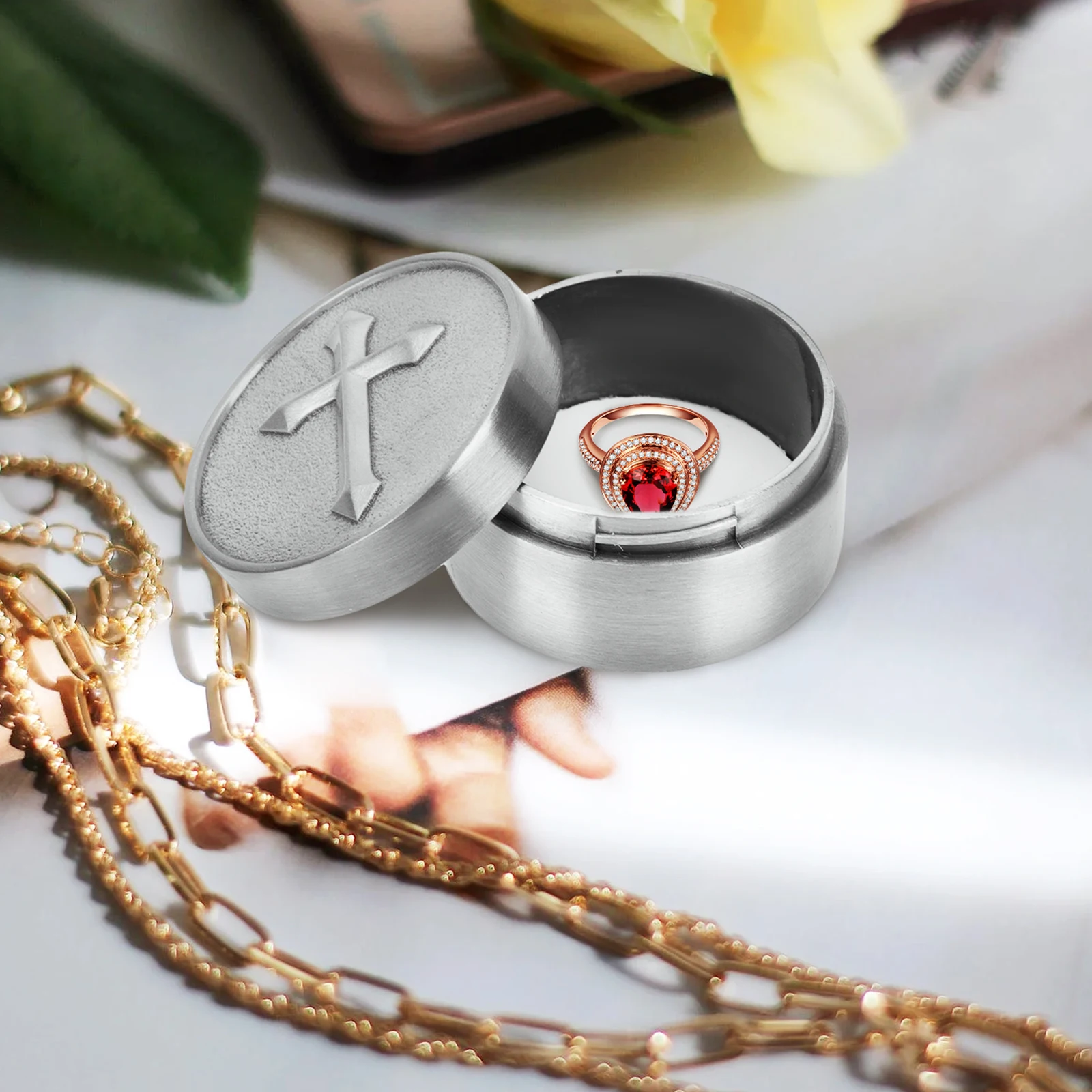 

Rustic Metal Cross Ring Box Storage Case for Earrings Jewelry Alloy Pattern Covered Pills Mini Travel Desktop Decor ganizer