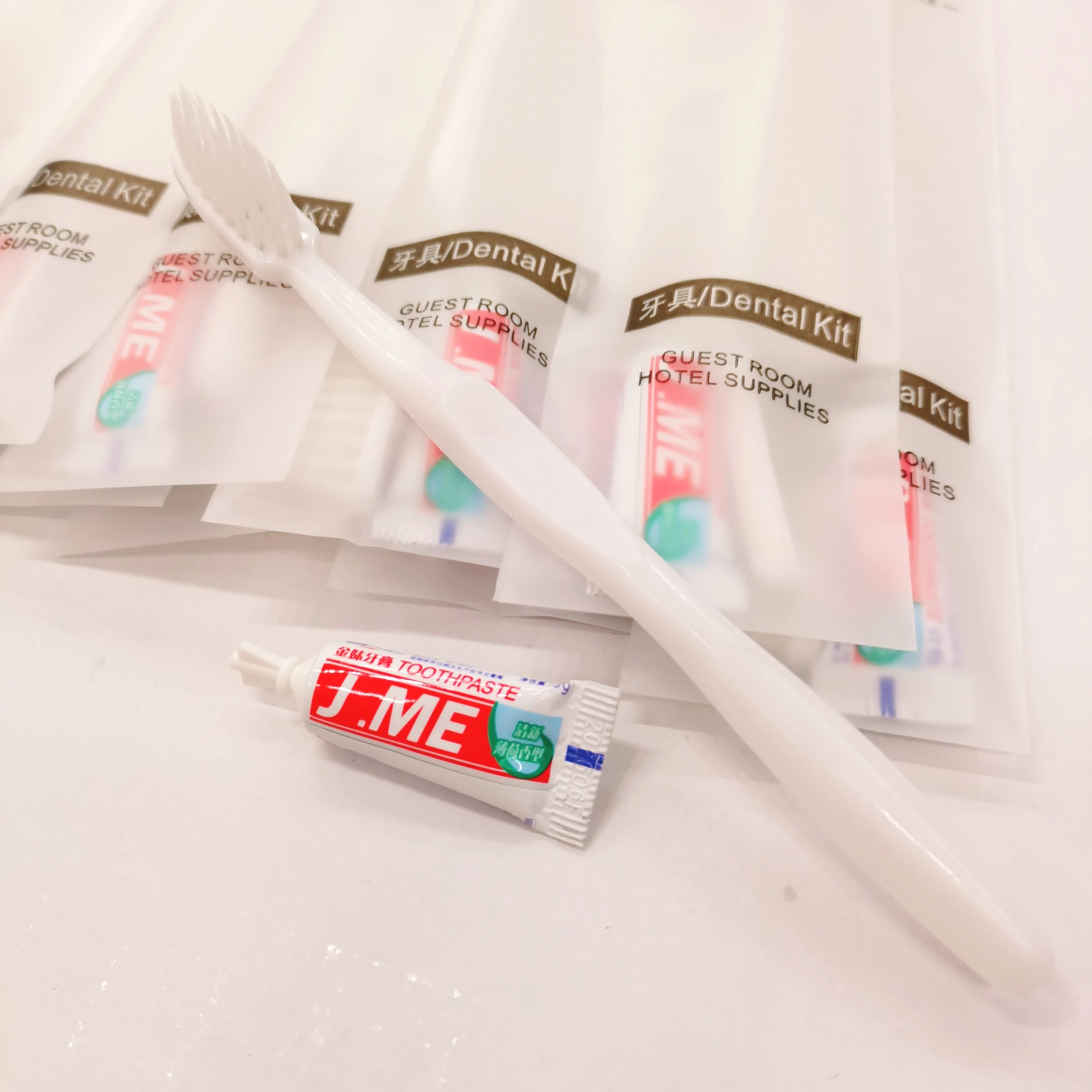 White Disposable Toothbrush Toothpaste Dental Kit Hotel Supplies Wholesale Personal Care Appliance