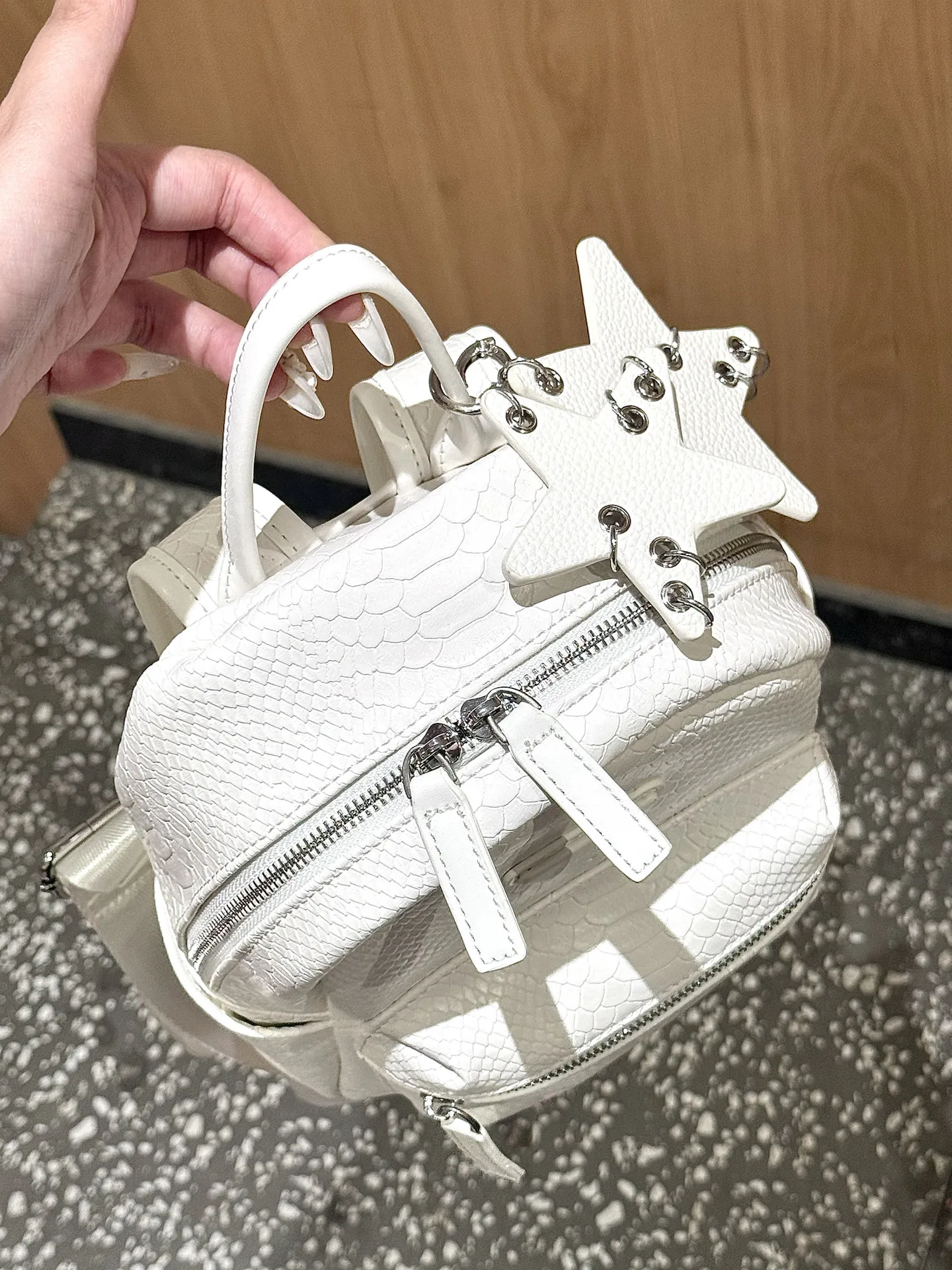 fashionable-snake-skin-pattern-large-capacity-commuter-backpack-women's-bag-luxury-sensation-double-shoulder-bag-2026-new-model