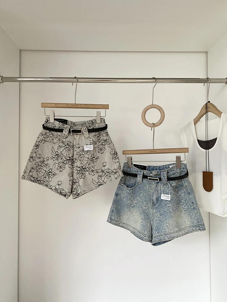 2023 neue Mode Sommer frauen Denim Shorts Jacquard Gestickte Blumen Breite Bein Kurze Weibliche Vintage Kurze Hosen
