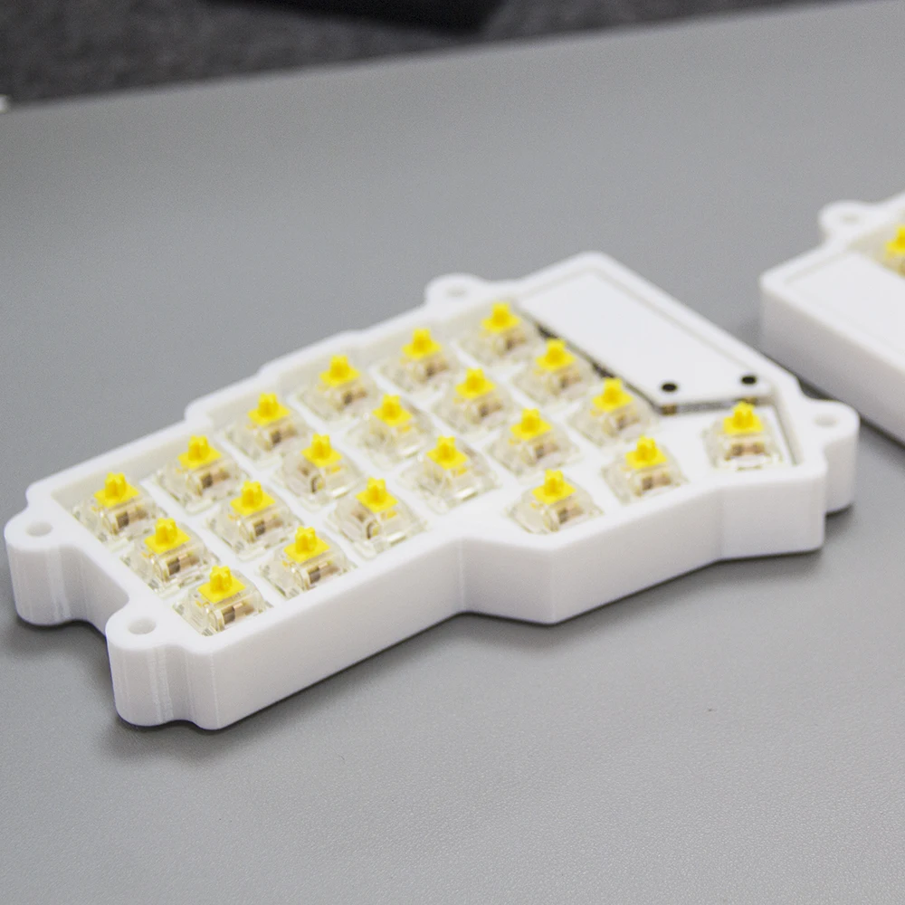 

42Key Programmable Vial Configure Keyboard Mechanical Games Split Keyboard DIY 3D Printed with Battery Keyboard