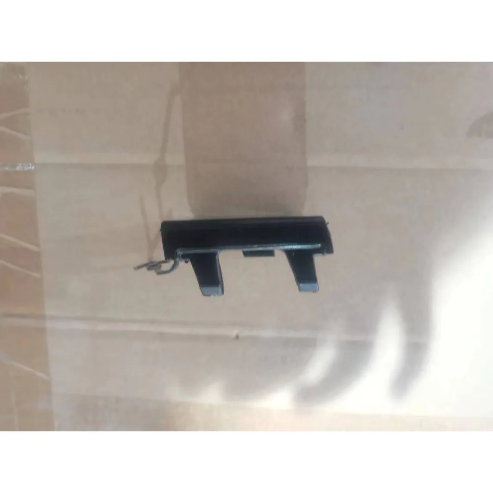 

Подходит для крышки прицепа Maca 2018, универсальная для накладки) 95B807500