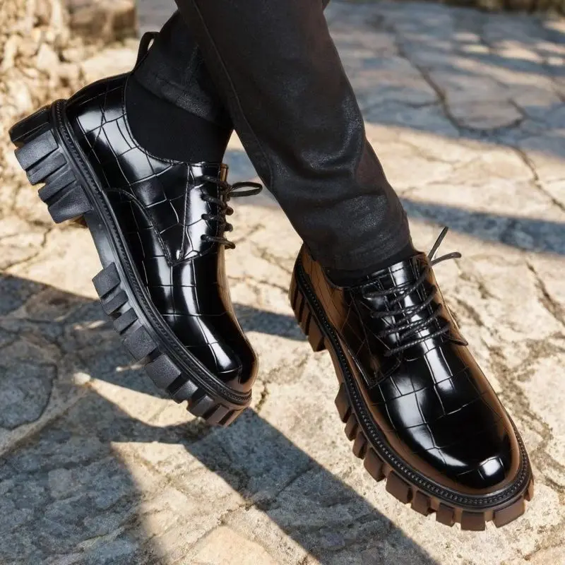 Zapatos de cuero para hombre, zapatos de cuero con cabeza grande de negocios a la moda, zapatos de fondo blando con plataforma británica, zapatos de vestir de calidad para fiesta de boda