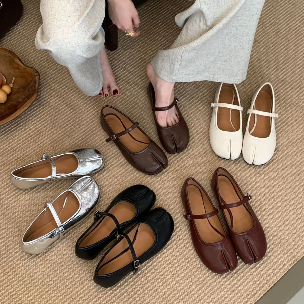 

Модные туфли Мэри Джейн на плоской подошве с раздельным носком, весна 2026, новинка в стиле ретро, мягкая подошва, повседневная балетная женская обувь с круглым носком