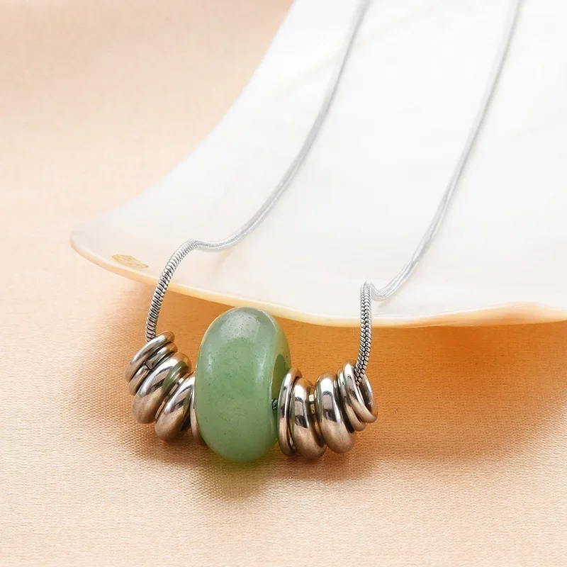 Цепочка на ключицу из зеленого нефрита, универсальное, элегантное и древнее, ожерелье с прозрачными кристаллами.