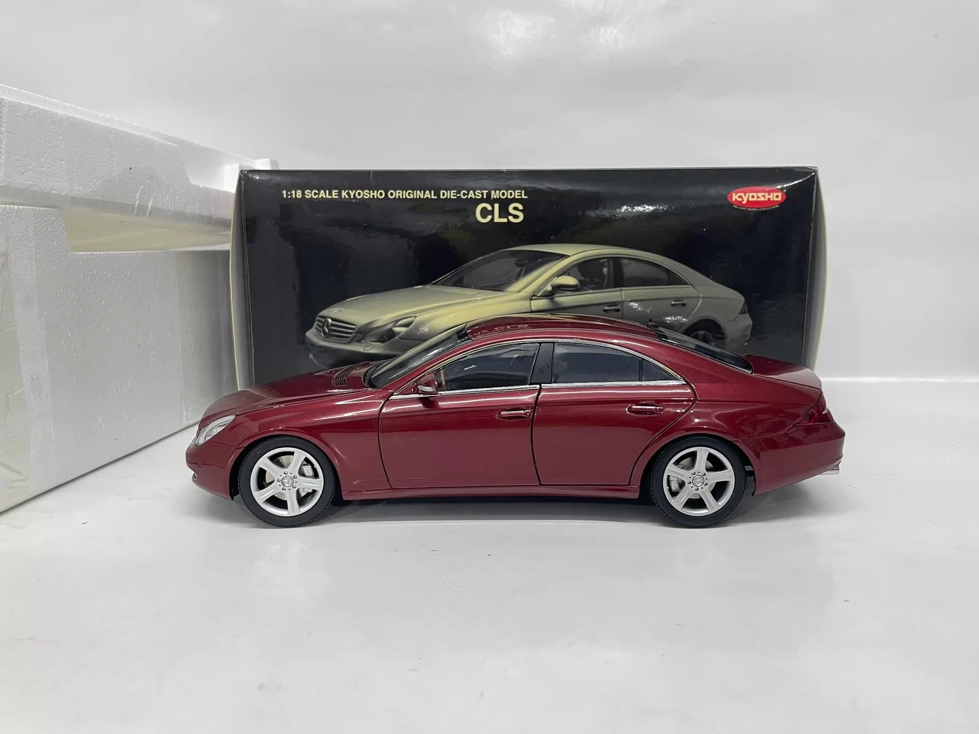 Kyosho 1:18 CLS500 Class Burgundy Simulation Limited Edition Alloy Metal Static Car Model Toy Gift