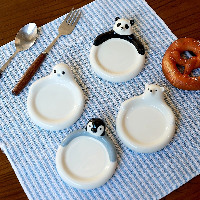

Керамическая тарелка для соуса с пандой, милая маленькая тарелка для соевого соуса, блюдо для приправ для домашнего декора стола, горячий горшок, подарок на вечеринку для детей