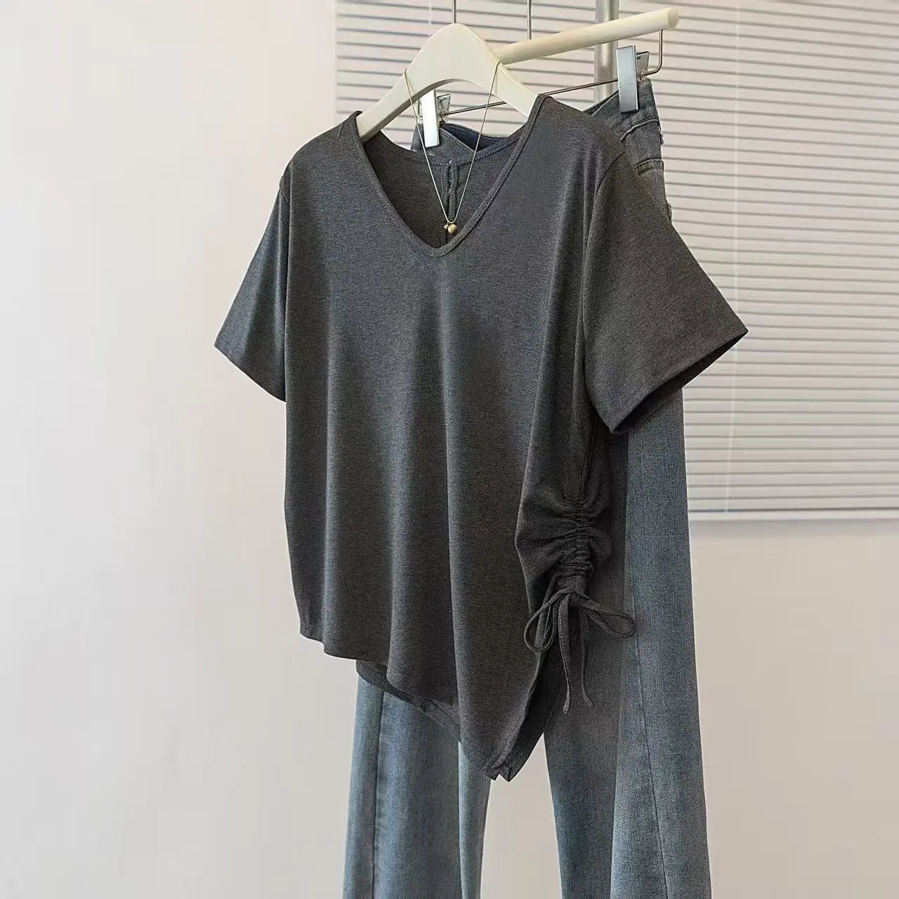 Plus-size women's summer new pure color loose slimming versatile asymmetrical drawstring pleated short-sleeve T-shirt