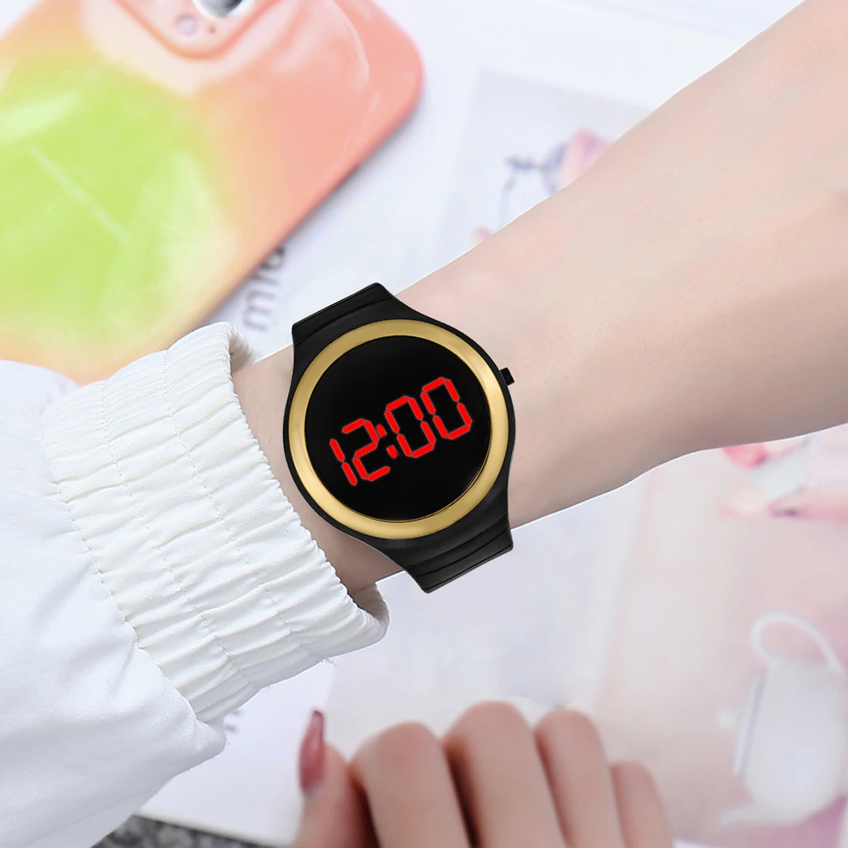 New Boys and Girls Sports Electronic Watch for Students Simple and Casual Round Watch Suitable for Daily Life