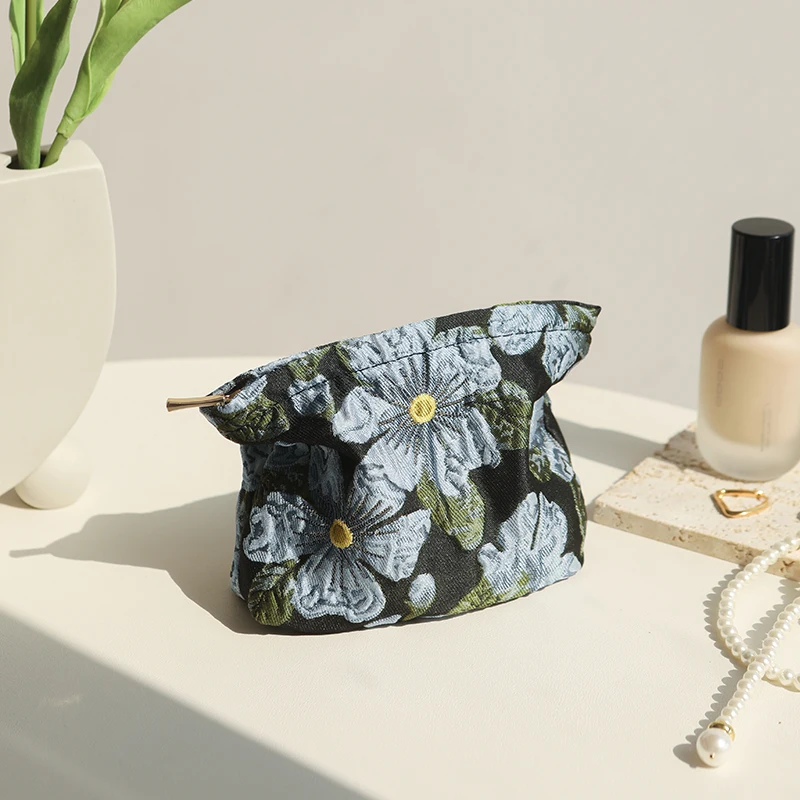 Women's Cosmetic Bag Small Vintage Blue Flowers Cosmetics Lipstick Storage Bag Portable Coin Purse Commuter Card Holder Ins