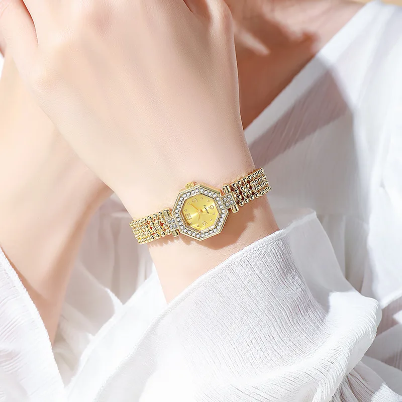 학생들을 위한 정교하고 작고 단순한 스틸 스트립이 있는 새로운 여성용 시계