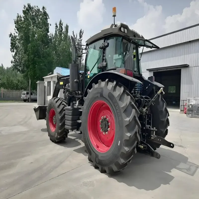 Trattori agricoli 4x4 per prato agricolo di fabbrica di trattori agricoli da 240 CV per la vendita in tutto il mondo Cockpit di lusso con aria condizionata