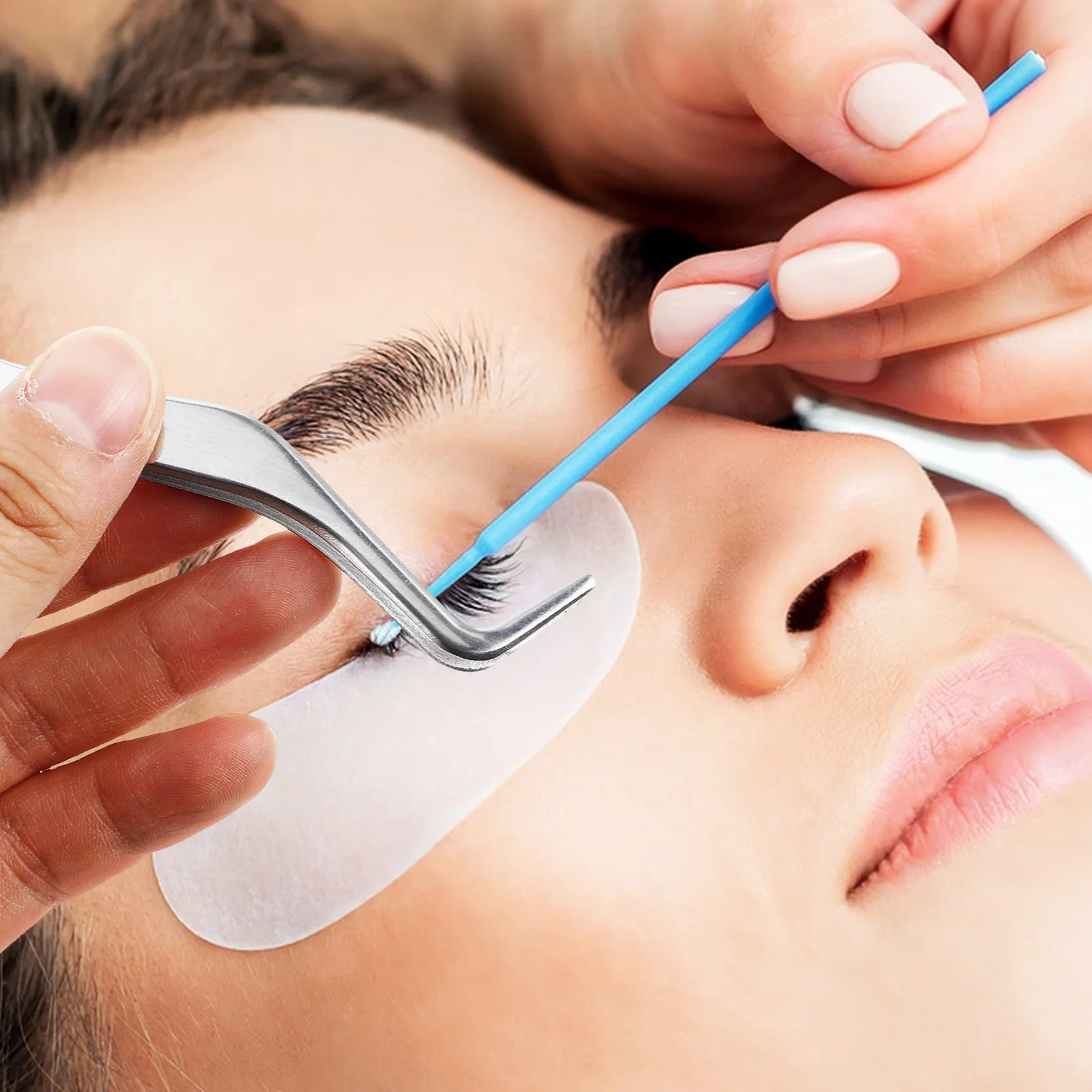 Pinça de cílios de aço inoxidável com pente embutido, aplicação de cílios postiços tudo em um e ferramenta de preparação para uma eficiência segura