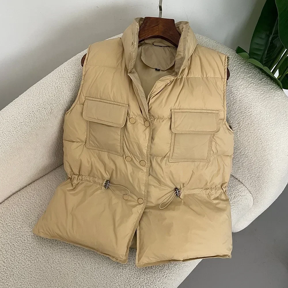 سترة نسائية قصيرة خفيفة جديدة لعام 2025 صدرية دافئة سترة نسائية بيضاء مبطنة معطف بدون أكمام ملابس خارجية عصرية ملابس خروج
