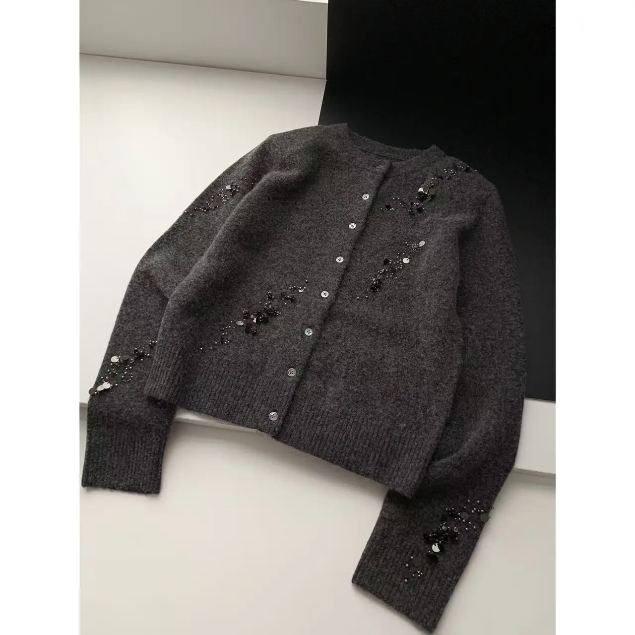 

Серия KAILE ey, ручная работа, расшитая бисером, шерстяной вязаный открытый кардиган, уникальный дизайн, ранний осенний свитер, джет для женщин