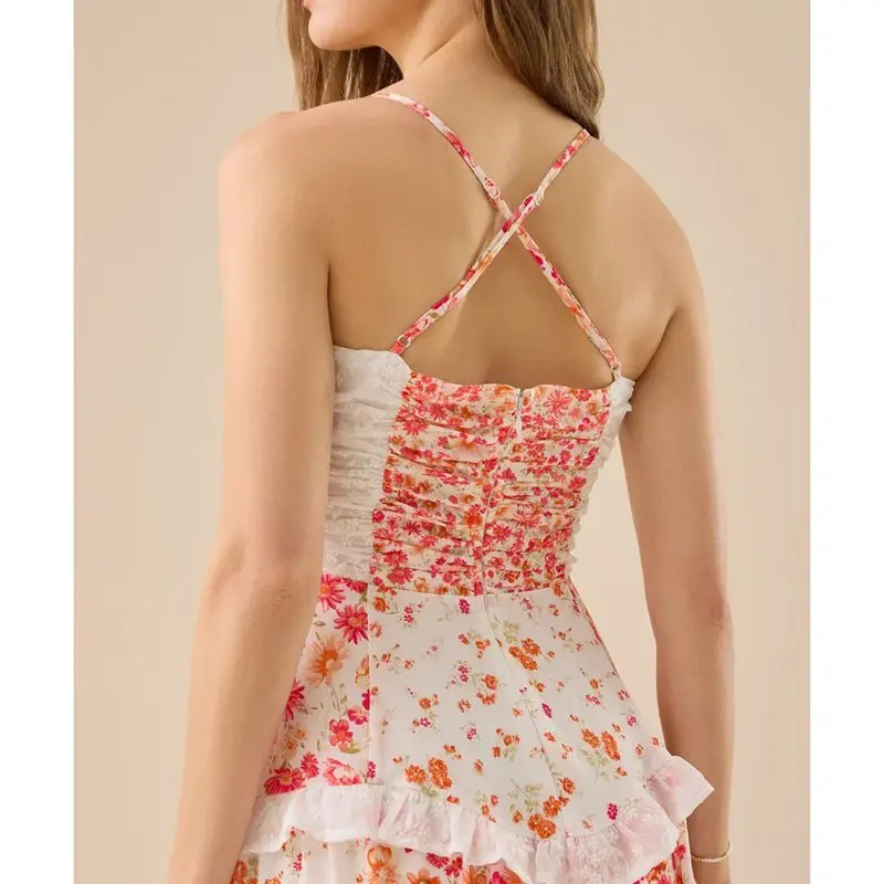 Combhasaki 여성 여름 조절 가능한 크로스 스트랩 백리스 V 넥 플라워 프린트 셔링 허리 비치웨어 프릴 a 라인 캐미 롱 드레스