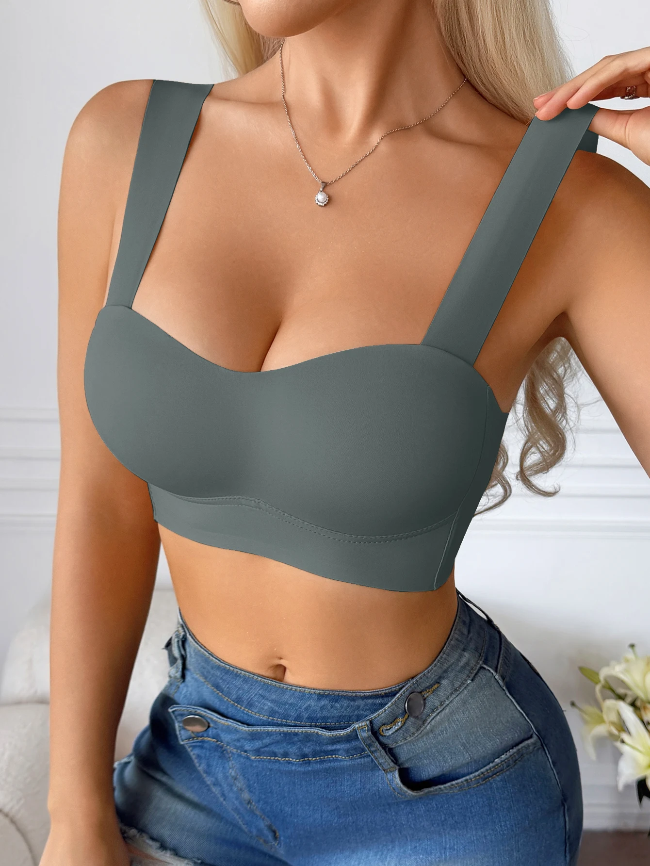 Nahtloser Damen-BH ohne Bügel, Rückenverschluss, U-Rücken-Stütz-BH, bequemer Alltags-BH ohne Stahlring, unsichtbare Unterwäsche in Nude.