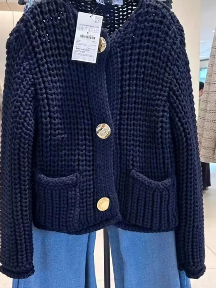 2024 Woman\'s Blue Coarse Knitted Sweater Coats Buttons 2 Pockets Female Solid Navy Fashion Vintage Casual Street Cardigan