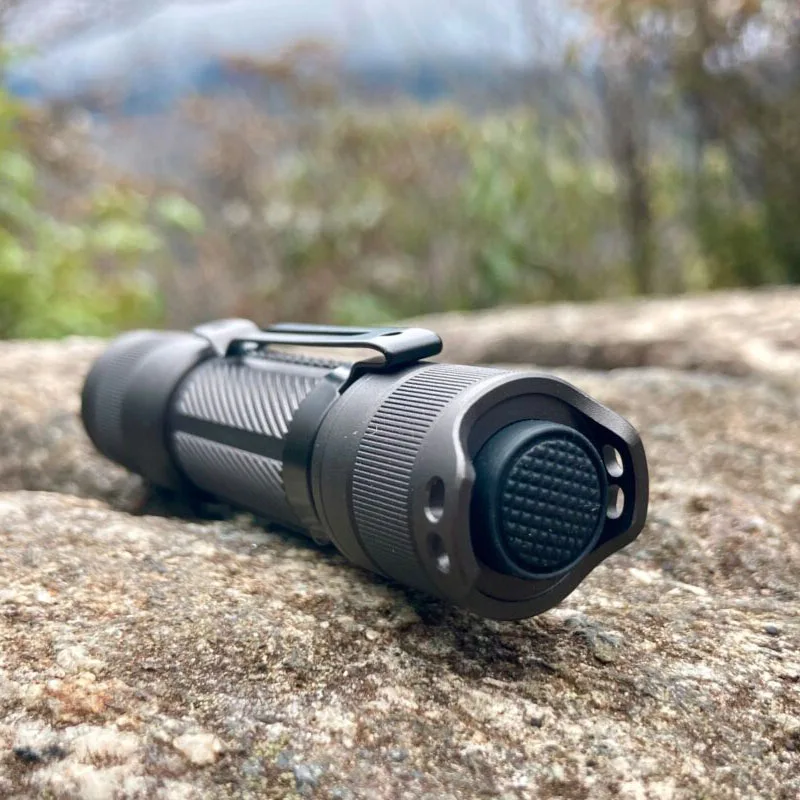 Skilhunt E2A Compact Pocket Flashlight, 600 Lumens,14500 / AA Battery, Cool / Neutral White / High CRI, Waterproof, for Camping