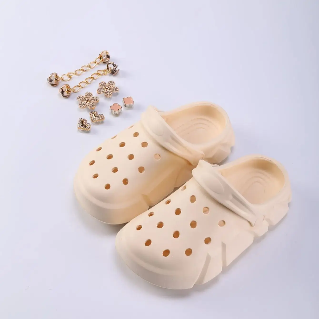 Girls\' 3D Floral & Chain Decor Clogs, Platform Soft Sole Closed Toe EVA Home Garden Clog Shoes, Breathable Beach Sandals