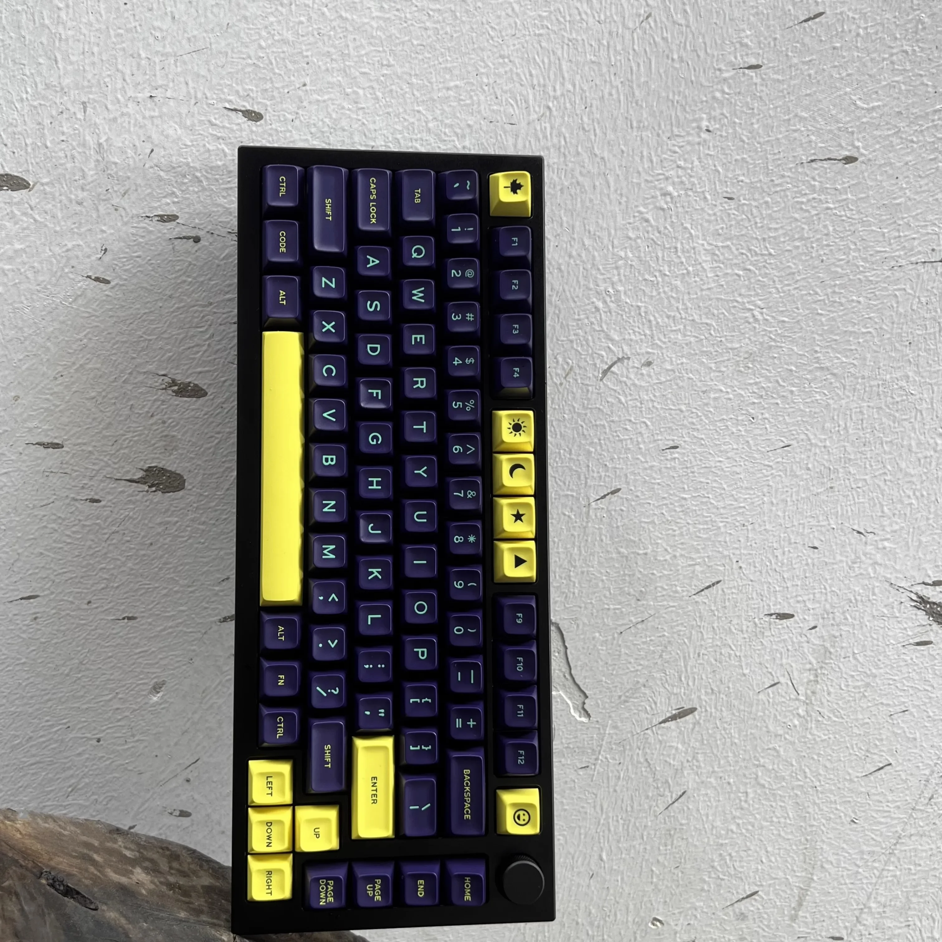 

Cyberpunk keycaps SA profile doubleshot ABS keycap 61/64/68/84/87/96/980/104/108