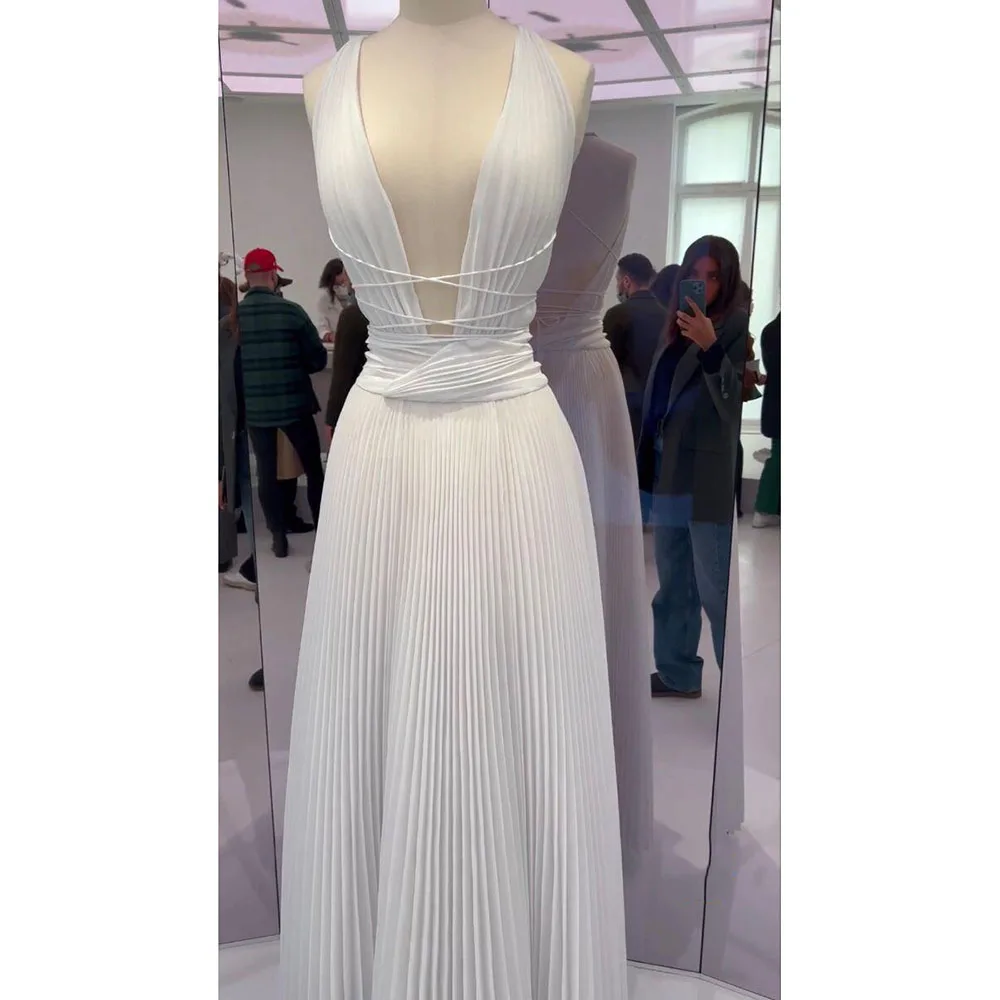 

Modern Style V Neck Evening Dresses Women A Line Sleeveless High Quality Pleat Floor Length Simple Female Gowns Classic Pretty