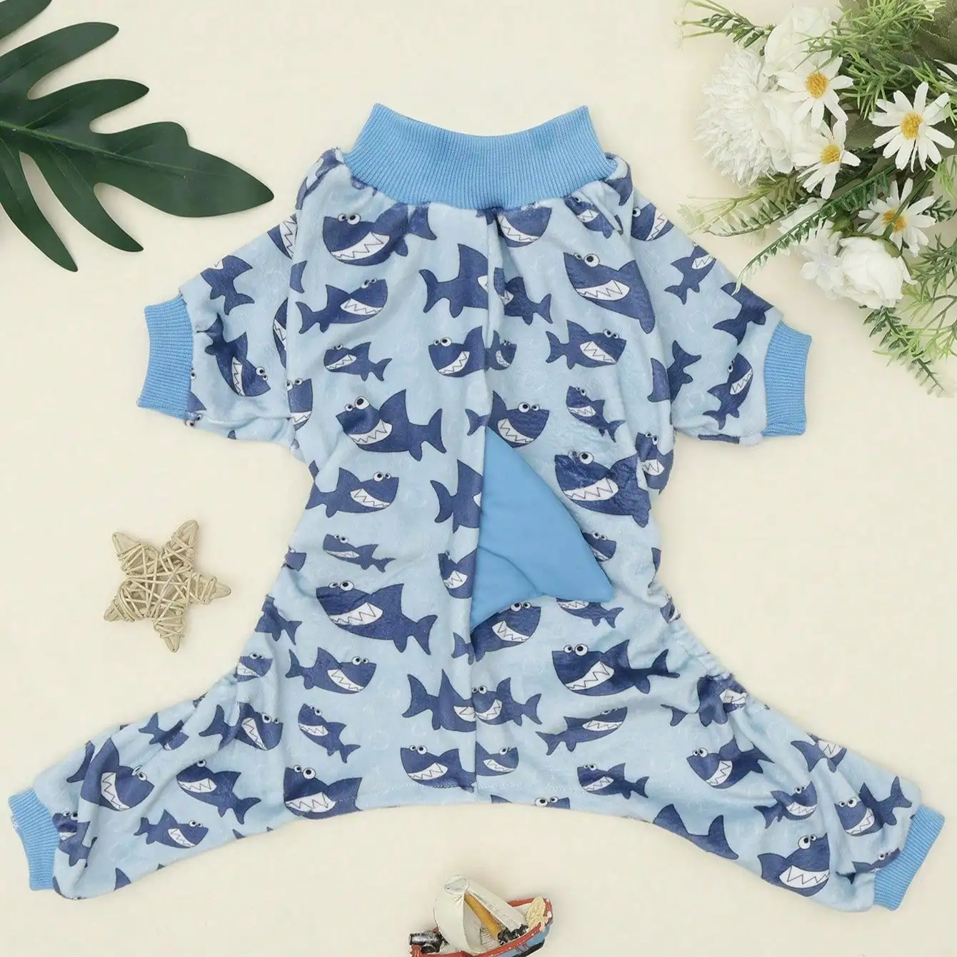 Mono para perro con diseño de tiburón - abrigo y chaqueta_voghion.com