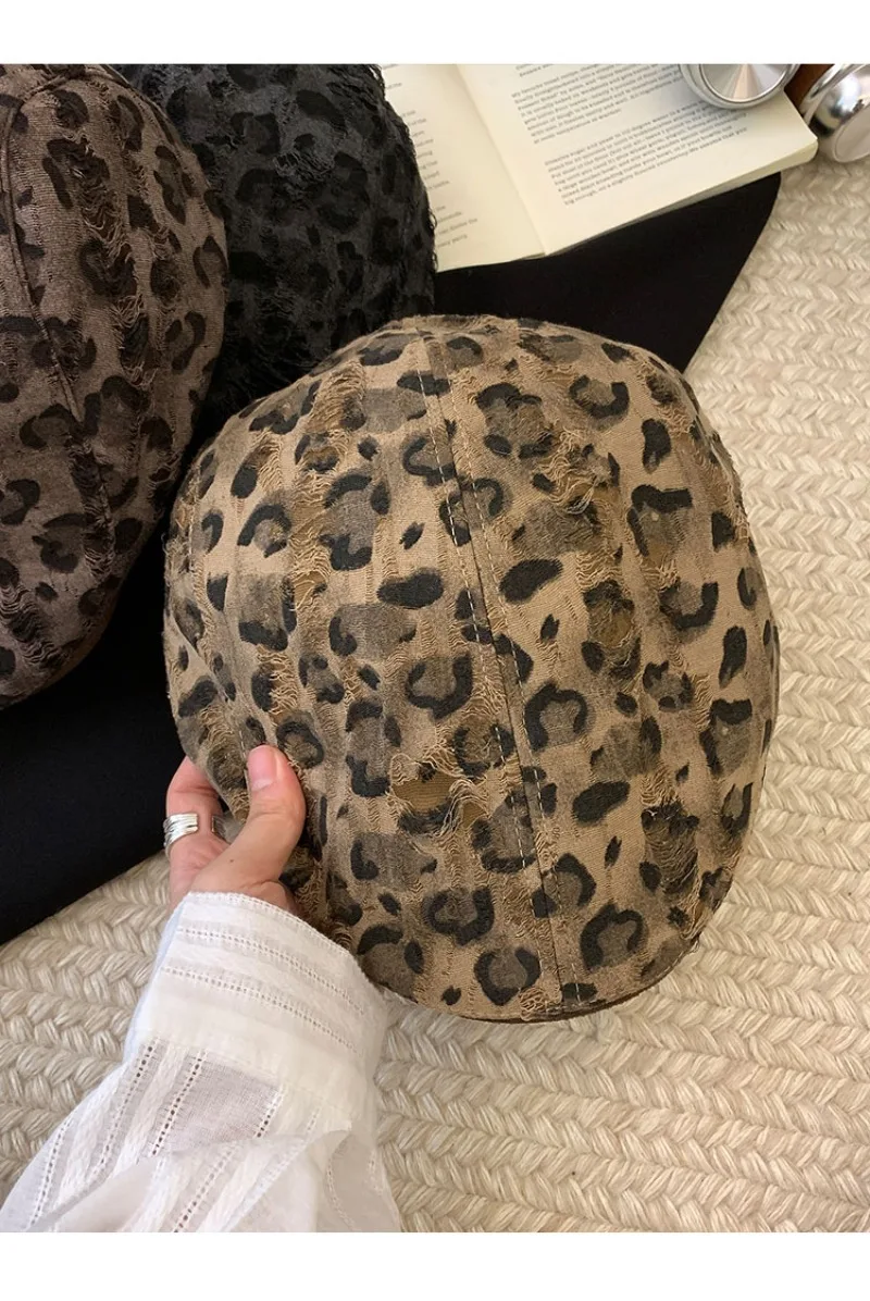 Amerikanische Retro-Leopardenmuster-Mütze für Männer und Frauen, Herbst Y2k Trendige Kurzbrim-Flat-Top-Malermütze – Detail 8