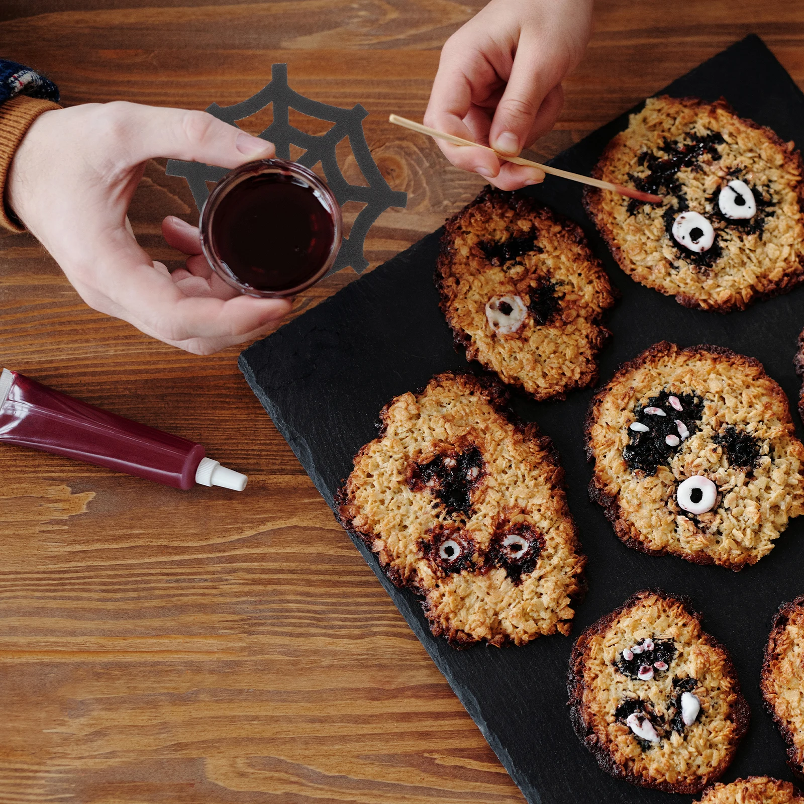 

4Pcs Halloween Web Coasters Insulated Cup Mats Heat-Resistant Skidproof Creative Design Home Bar Decor Coaster