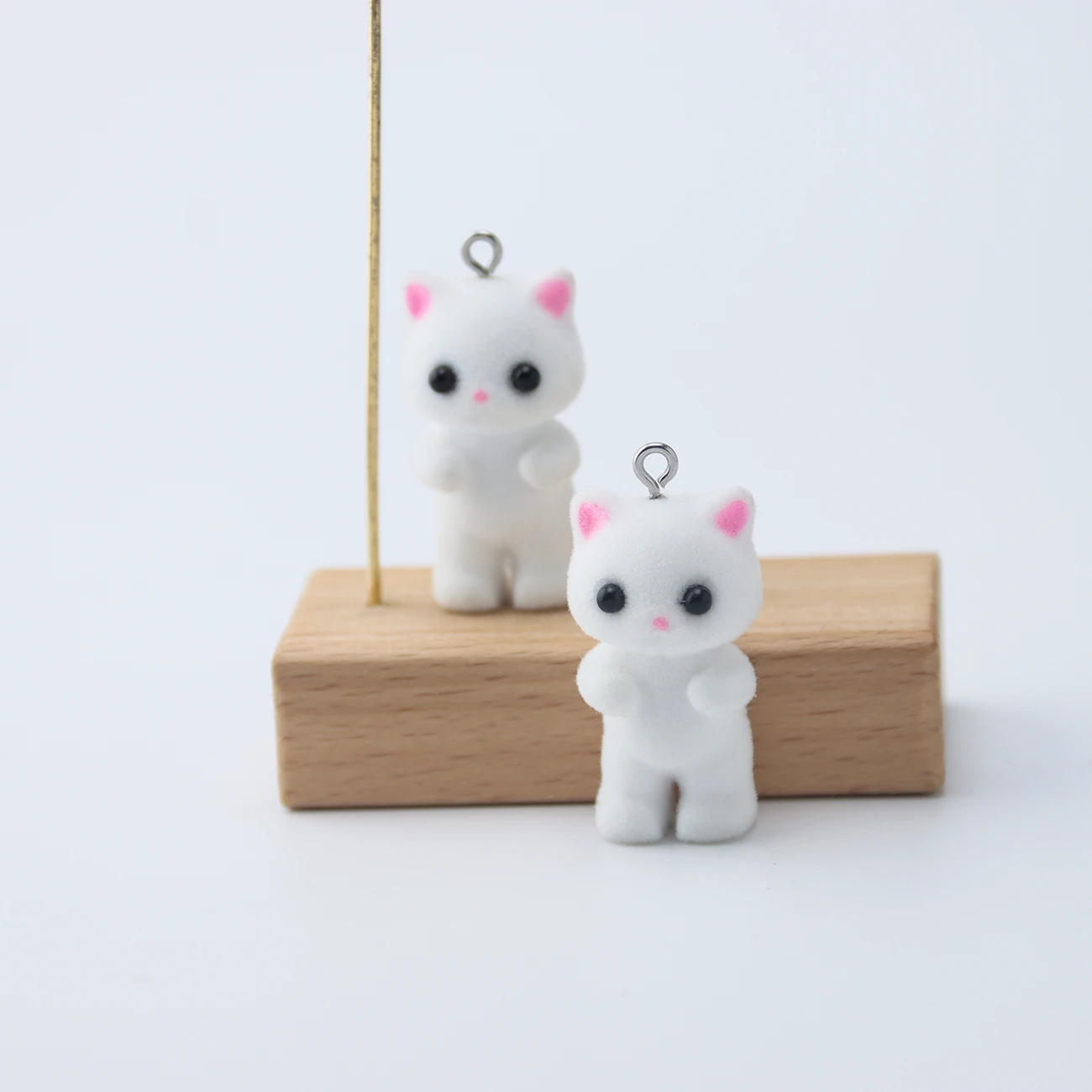 30pcs Kawaii Fluffy Flocking Cat Animal Charms Miniature Dolls Keychain Necklace Pendant DIY Crafts Jewelry Make fittings