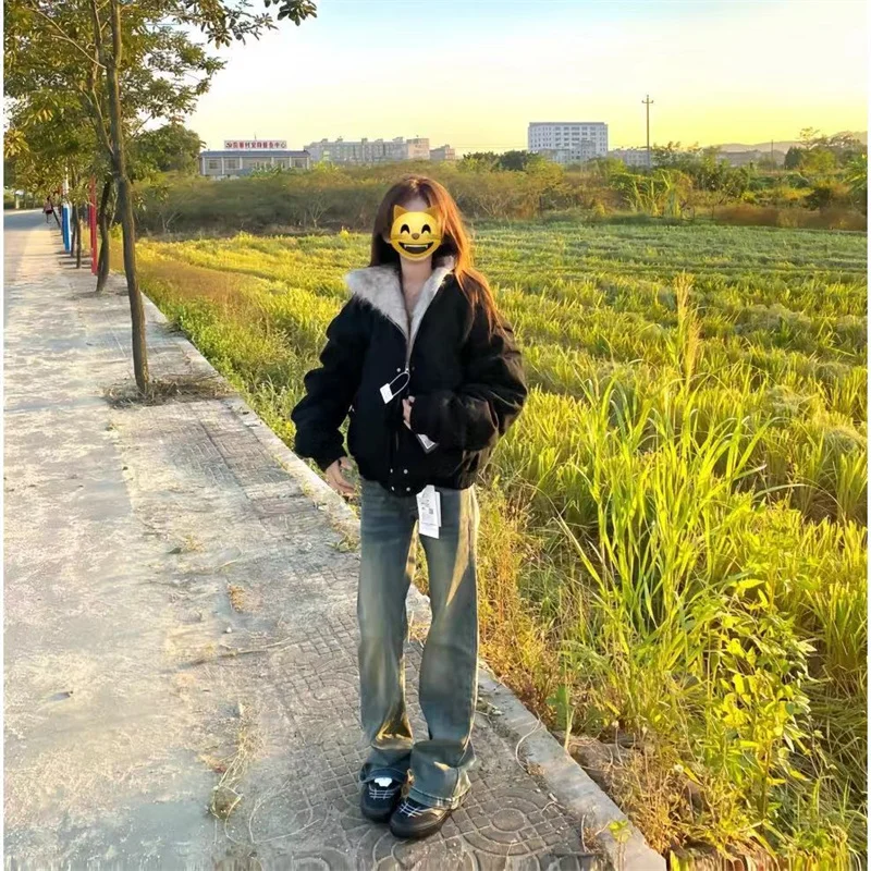 American High Street Vibe Design With Retro Drape Loose Jeans For Women, Washed and Worn Straight Leg Loose Pants