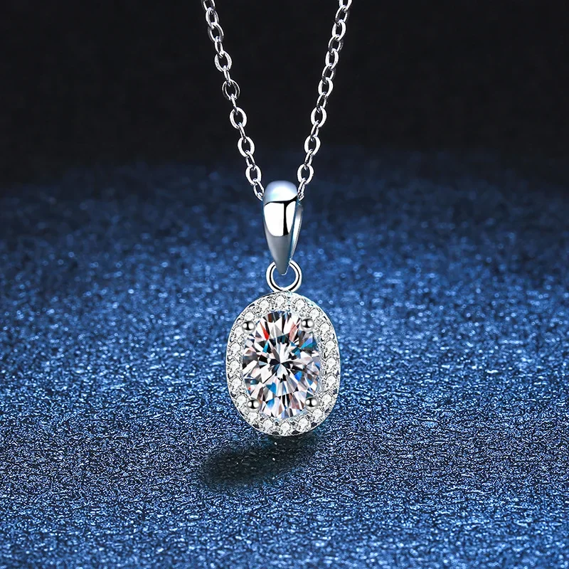 

18K platinum diamond necklace pendant plated with PT950 platinum temperament dove egg shaped D color moissanite clavicle chain