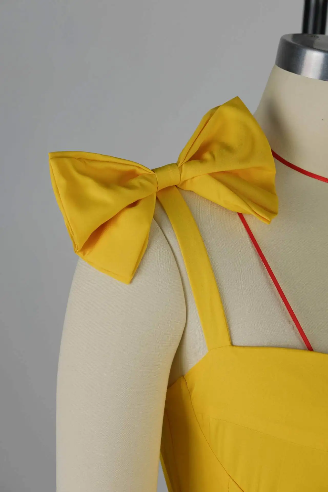 Sorella Star Fashion Sexy Bow Halter Scollo a V Abito con volant Temperamento all'ingrosso Pendolari Vacanza Abiti da gita all'aperto