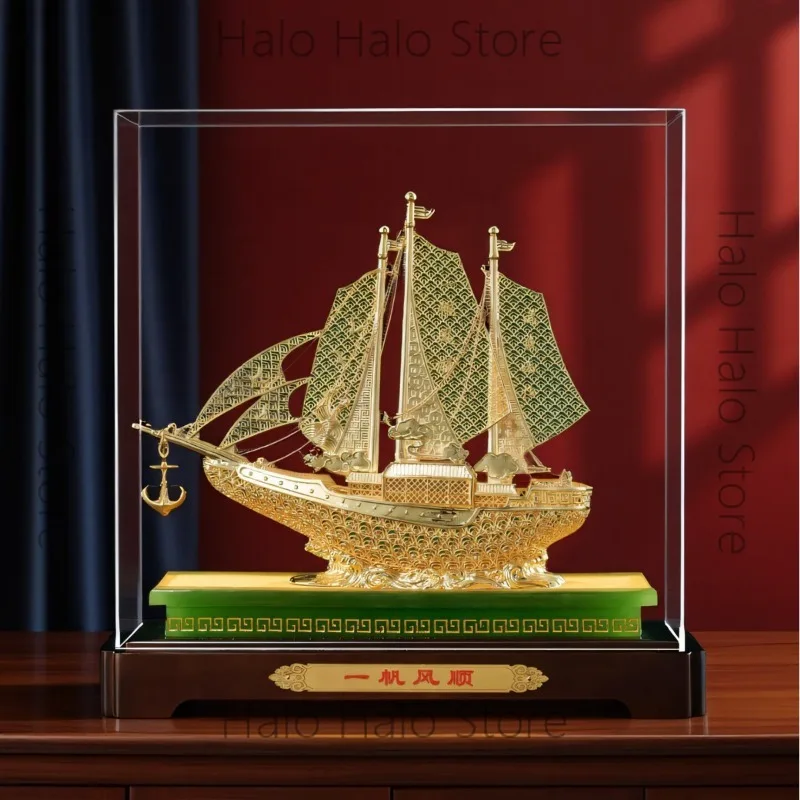 Smooth sailing, boat ornaments lead high-end office decoration