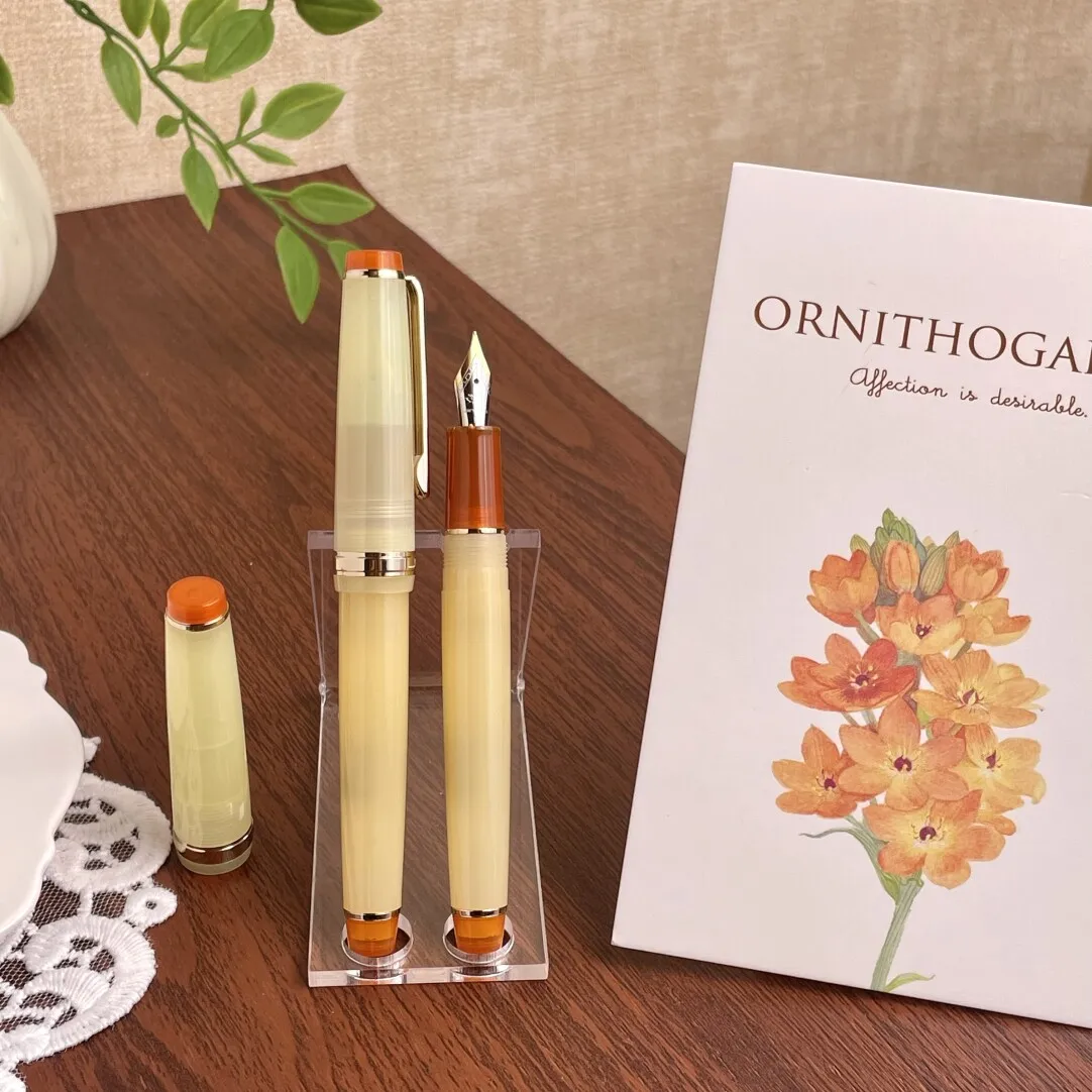 

Jinhao 82 Floral Series Yellow Apricot Blossomins-style Student Calligraphy Fountain Pen