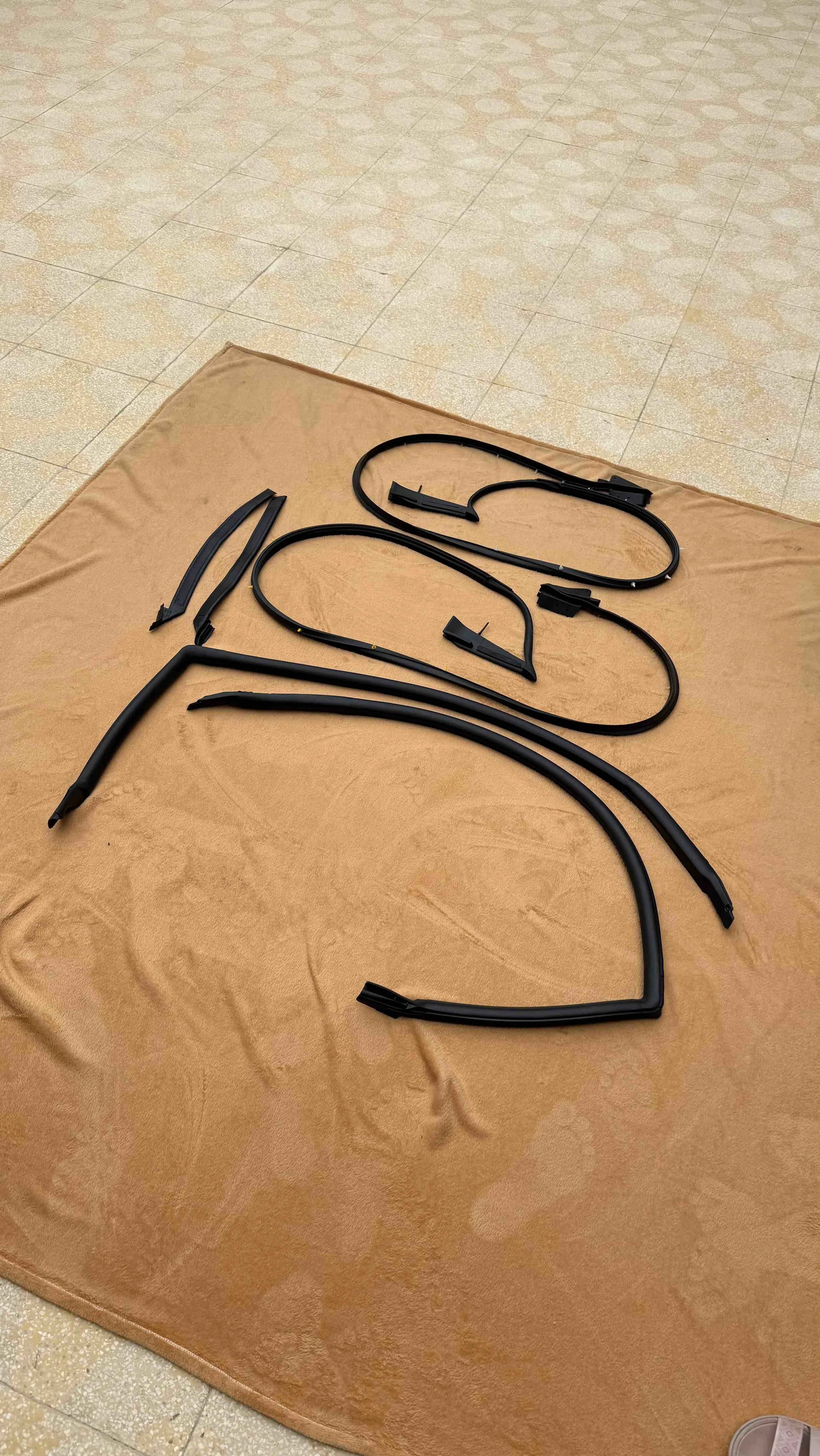 1987 Nissan Double Door R31 GTS-R Car Door Windwon Seal Strip