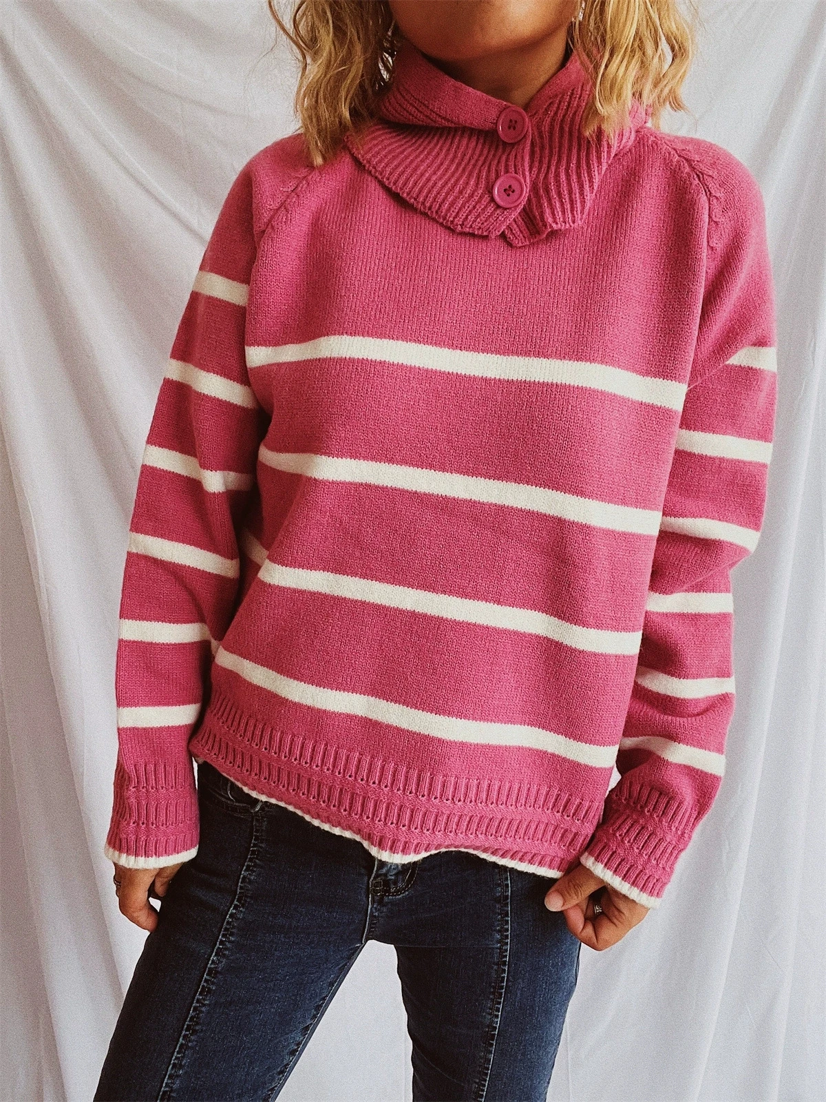 Autumn and winter round neck detachable hooded striped sweater for women, loose fitting pullover knitted sweater top for women